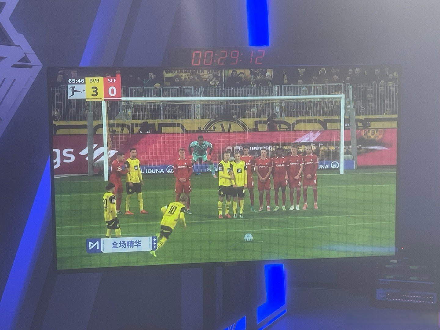 豪强对抗！女足比赛场上火爆一触即发的简单介绍