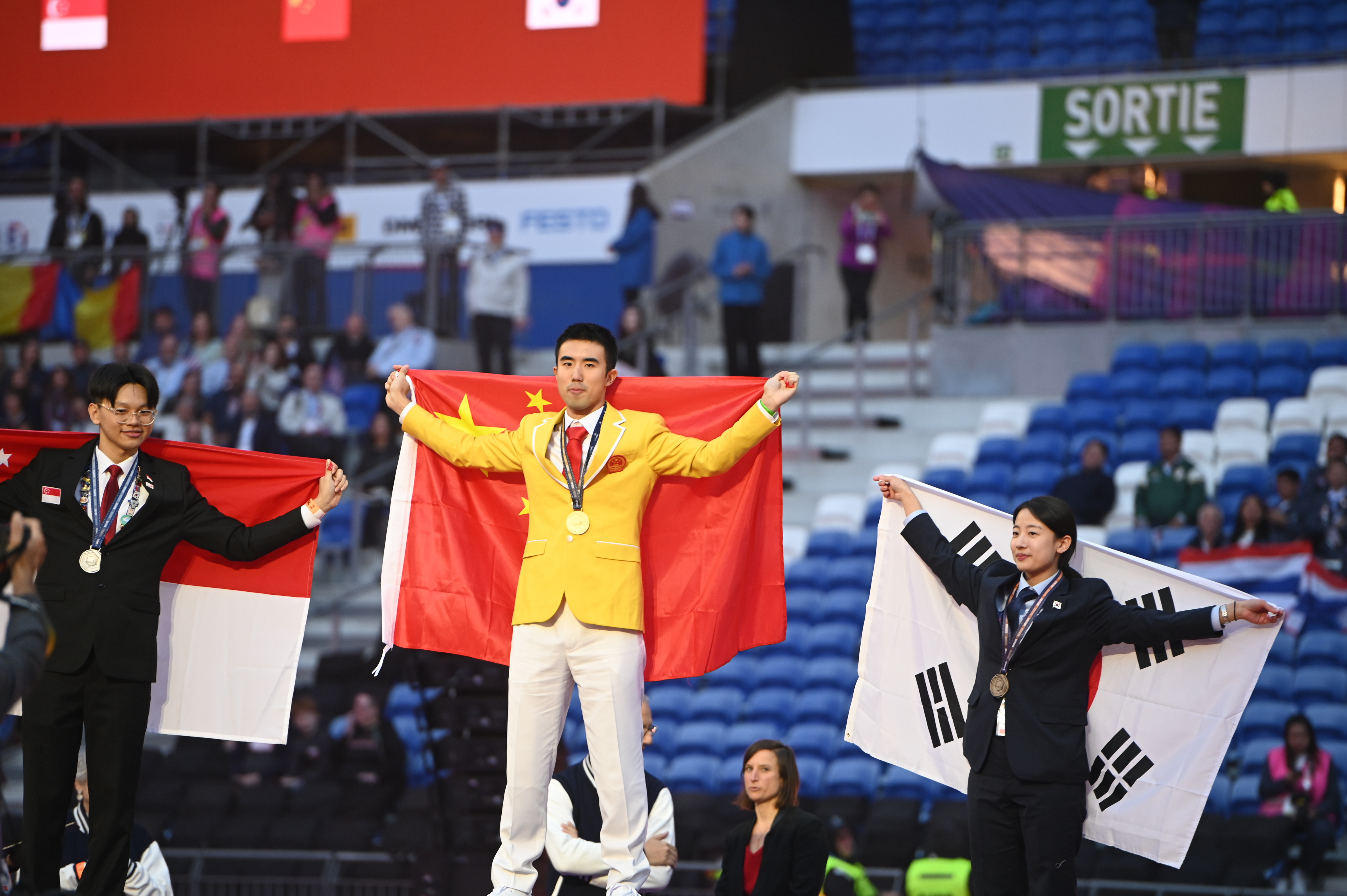 韩国选手登上颁奖台取得胜利的简单介绍