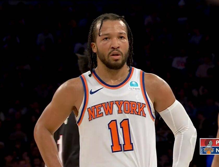 关于尼克斯客场大胜开拓者，取得三连胜的信息