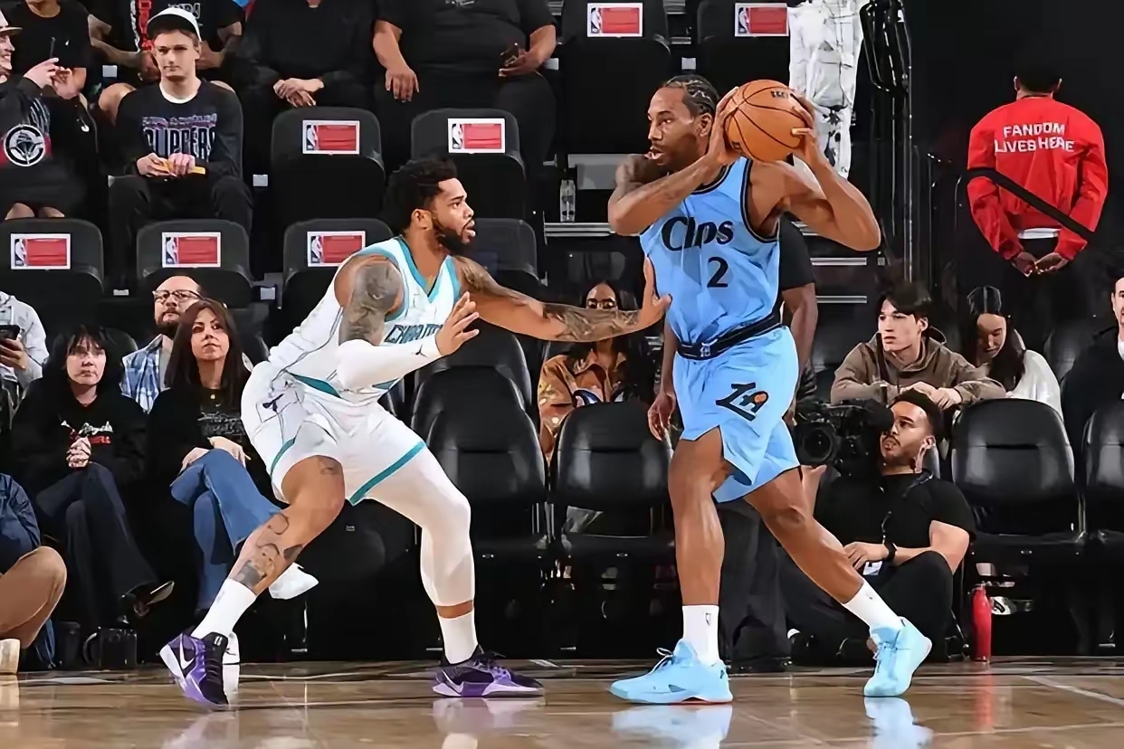 快船大胜黄蜂，取得胜利