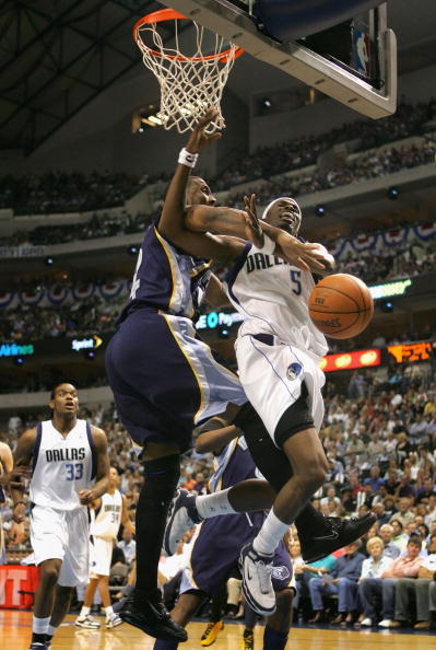 小牛擒灰熊，多诺万攻下25分的简单介绍