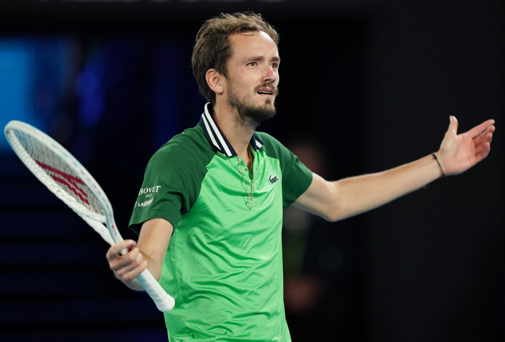 包含澳大利亚网球队险胜法国网球队，梅德韦杰夫高光表现的词条