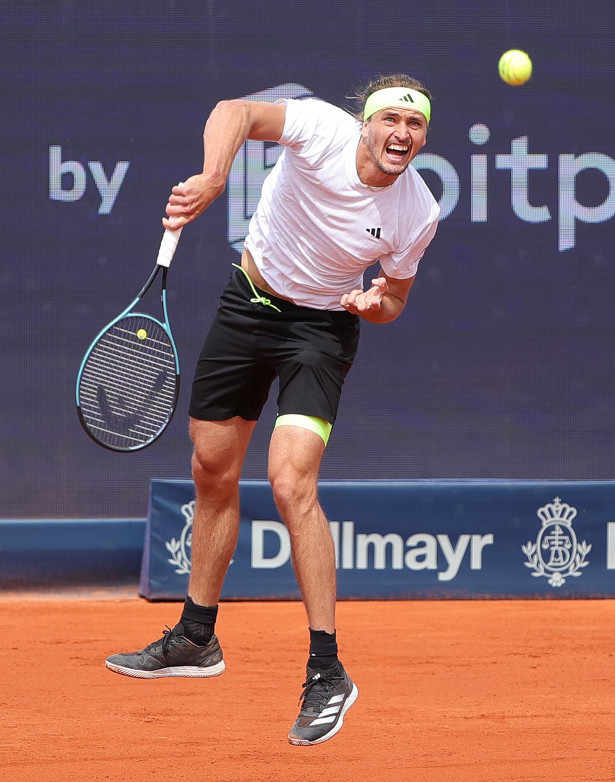 意大利网球队爆冷英国网球队，兹维列夫关键制胜的简单介绍