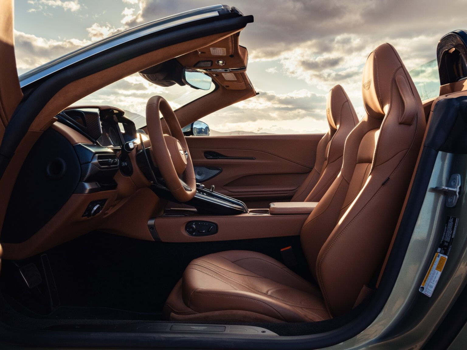 威廉姆斯翻盘阿斯顿马丁,汉密尔顿惊艳四座 威廉姆斯翻盘阿斯顿马丁,汉密尔顿惊艳四座