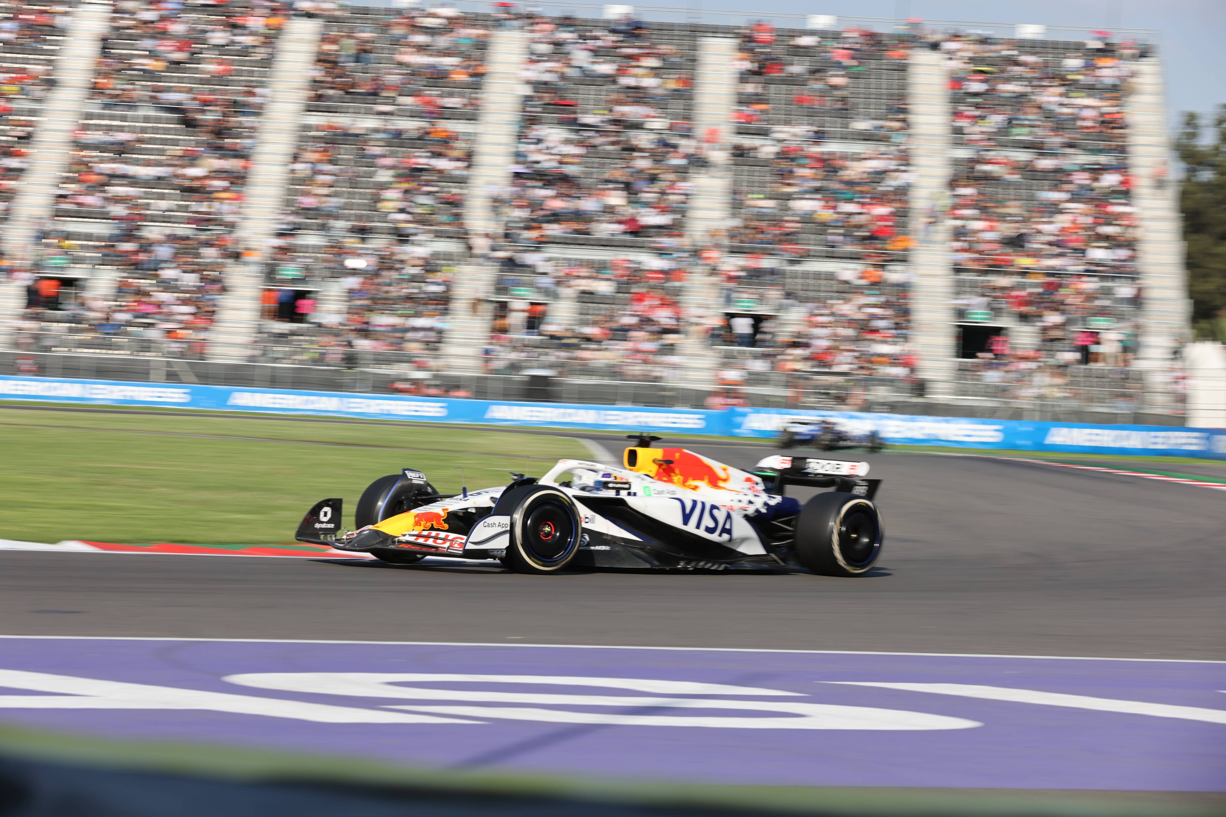 迈凯伦碾压红牛二队,阿隆索刷新纪录 迈凯伦碾压红牛二队,阿隆索刷新纪录