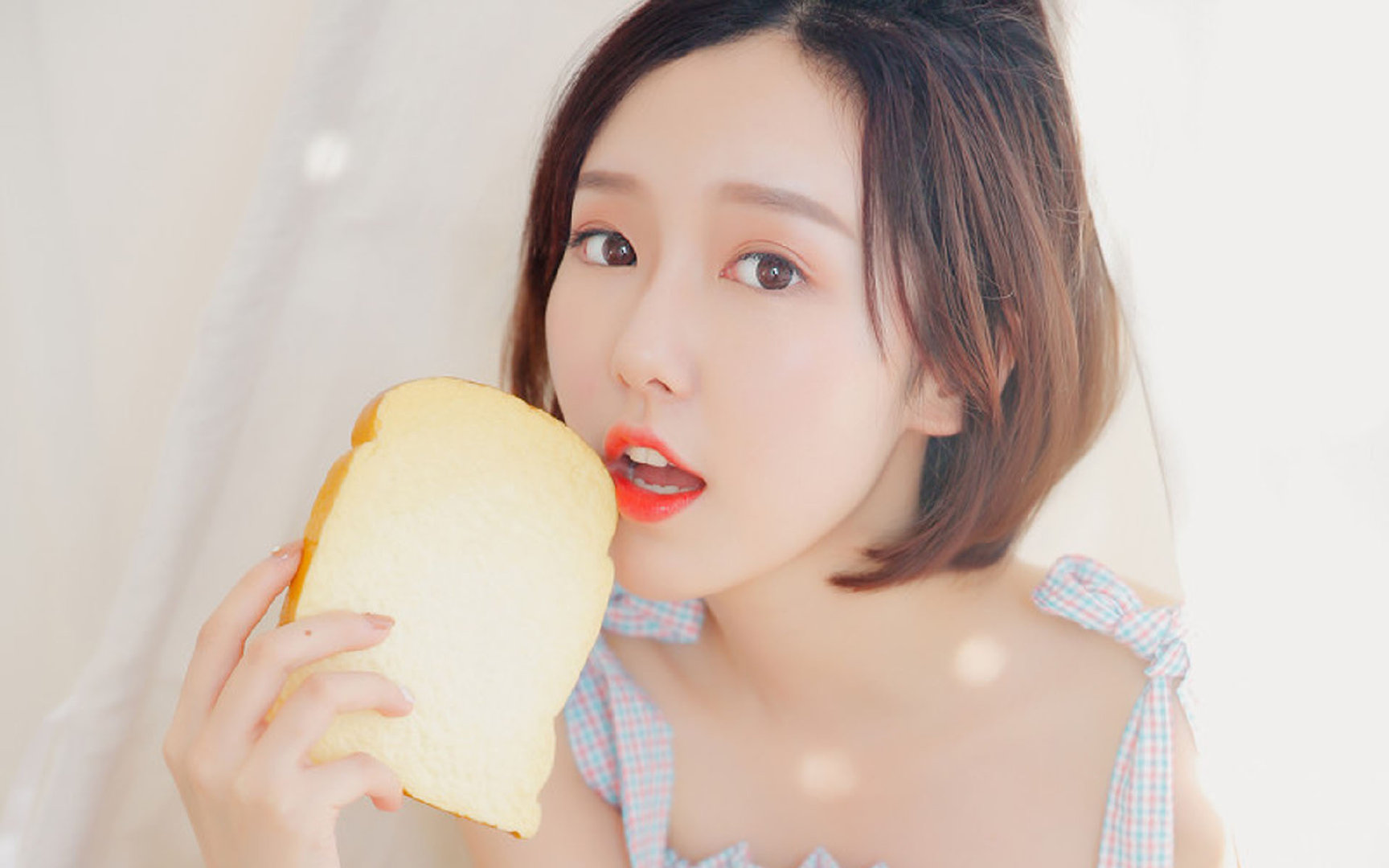 压哨绝杀！恩比德一球定乾坤，雷霆在加时赛的轰鸣中击溃勇士